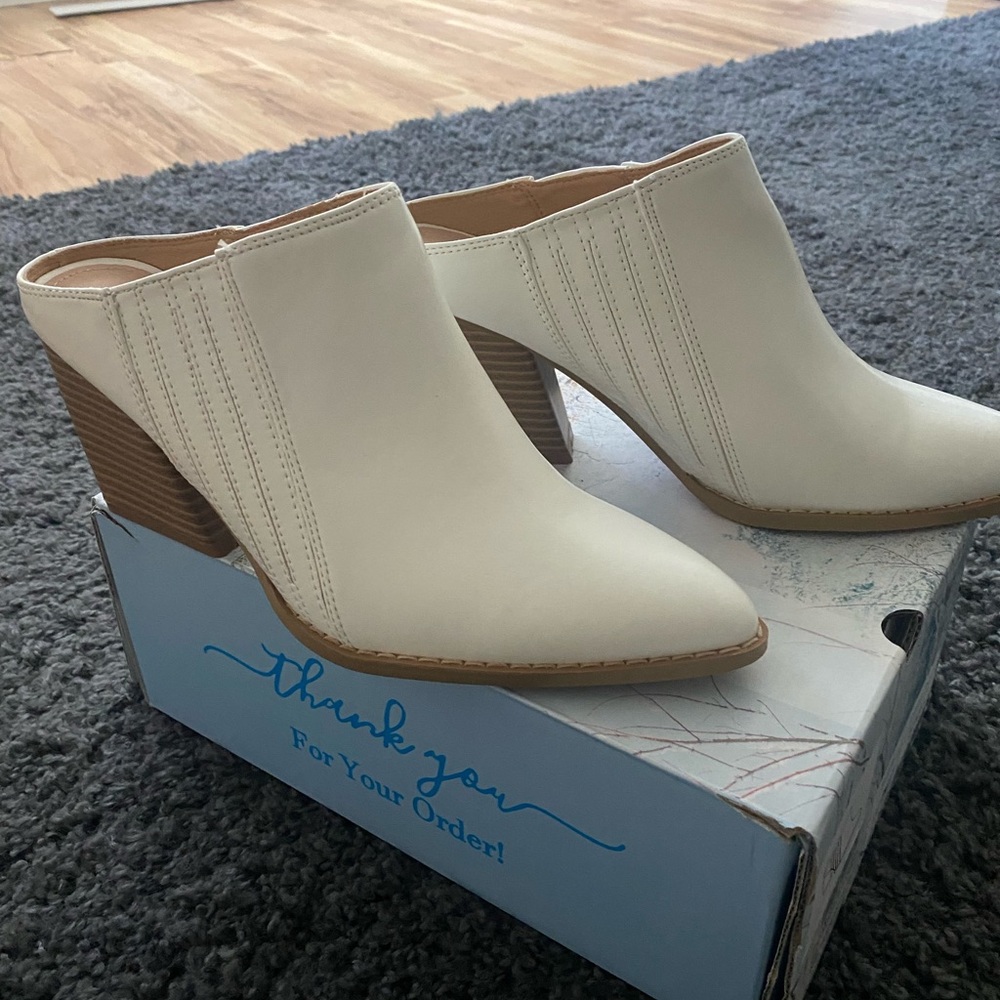 White mules